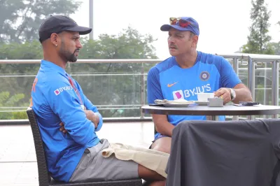 Shikhar Dhawan and Ravi Shastri- India TV Hindi