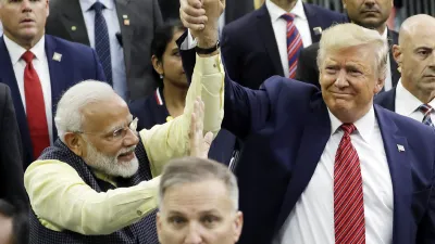 PM Narendra Modi and US President Donald Trump at ‘Howdy, Modi’ event | AP- India TV Hindi