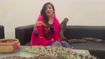 Pakistani Singer threatens PM Modi with snakes and crocodiles, fined - India TV Hindi