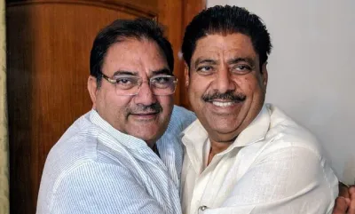 Ajay Chautala meets younger brother Abhay, triggers hopes of an end to  family feud । अजय चौटाला ने छोटे भाई से की मुलाकात, पारिवारिक कलह खत्म होने  की आस - India TV Hindi