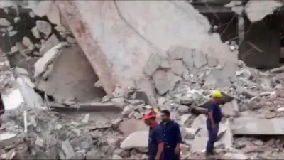 Gujarat, building collapsed, Vadodara, Chhani Jakatnaka, - India TV Hindi