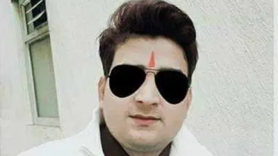 UP's TikTok 'villain' Ashwani alias Johnny Dada shoots himself in roadways bus | Twitter- India TV Hindi