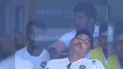 Ravi Shastri Sleeping- India TV Hindi