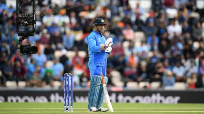 ms dhoni, dhoni retirement, dhoni ravi shastri, ravi shastri ms dhoni- India TV Hindi