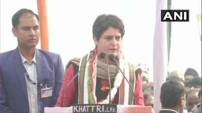 Congress General Secretary for UP (East) Priyanka Gandhi Vadra in Lucknow.- India TV Hindi