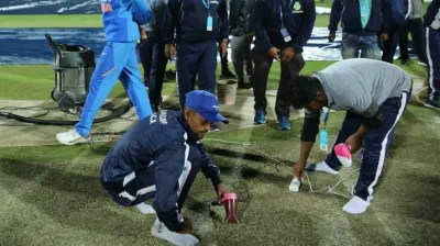 Using Hair Dryer in Guwahati Stadium Pitch- India TV Hindi