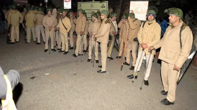 Policemen at out side of the JNU- India TV Hindi