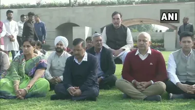 Arvind Kejriwal at Rajghat- India TV Hindi