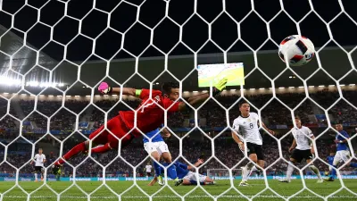 <p>कोरोना के चलते UEFA ने...- India TV Hindi