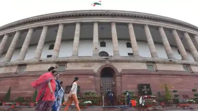 Housekeeper employed with Lok Sabha Secretariat tests COVID-19 positive- India TV Hindi