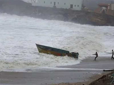 Amphan likely to intensify into super cyclone, PM Modi to chair meeting at 4 pm- India TV Hindi