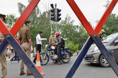 <p>Noida Police</p>- India TV Hindi