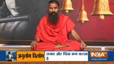 सिरदर्द या माइग्रेन से राहत दिलाने में मददगार साबित होगे ये योगासन- India TV Hindi