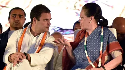 Rahul gandhi with Sonia gandhi- India TV Hindi