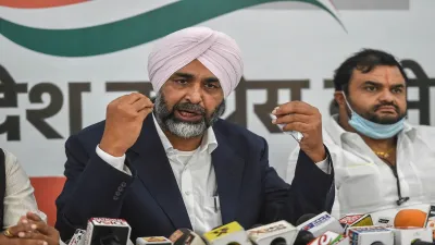 Punjab Finance Minister Manpreet Singh Badal addresses a press conference at UPCC headquarters in Lu- India TV Hindi