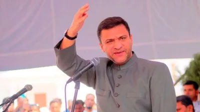 AIMIM’s Akbaruddin Owaisi, BJP leader Bandi Sanjay Kumar booked for comments on ex-PM and TDP founde- India TV Hindi