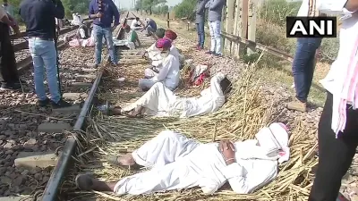 Gurjar Reservation 3 trains cancelled 29 trains route changed । Gurjar Andolan की वजह से रेलवे ने रद- India TV Hindi