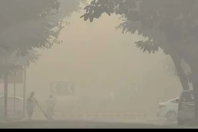 Air quality improves to 'very poor' in Noida, Ghaziabad, Faridabad & Gurgaon- India TV Hindi