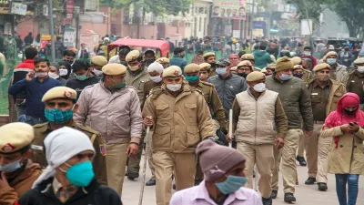 दिल्ली: चांदनी चौक में हनुमान मंदिर गिराने पर सियासत तेज, हिंदू संगठनों ने जताया विरोध- India TV Hindi