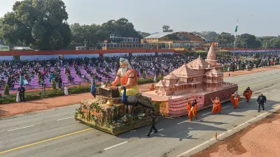 Uttar Pradesh tableau best on Republic Day राजपथ की झांकी में यूपी ने मारी बाजी, मिला पहला स्थान- India TV Hindi