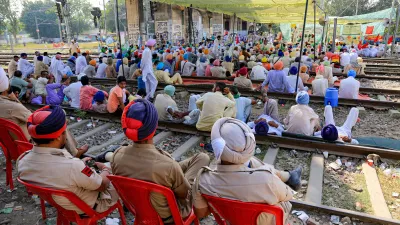 किसानों के 'रेल रोको' अभियान को देखते हुए Indian Railways ने उठाया बड़ा कदम- India TV Hindi