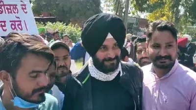 navjot singh sidhu seen after long time in congress program कई महीनों बाद कांग्रेस का कार्यक्रम में - India TV Hindi