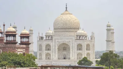 महंगा हो सकता है ताजमहल का दीदार, एक अप्रैल से बढ़ सकती है टिकट की कीमतें- India TV Hindi