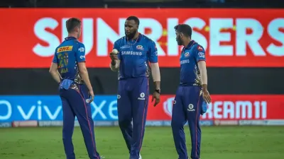 <p>IPL 2021 : बोल्ट ने बुमराह...- India TV Hindi