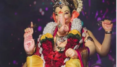 Sankashti Chaturthi: विकट संकष्टी चतुर्थी आज, सुख-समृद्धि के लिए करें श्री गणेश की पूजा, जानें शुभ म- India TV Hindi