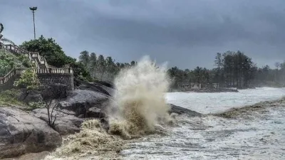 तूफान यास कल दोपहर बाद करेगा लैंडफॉल, ओडिशा के कई जिलों में रेड और ऑरेंज अलर्ट- India TV Hindi