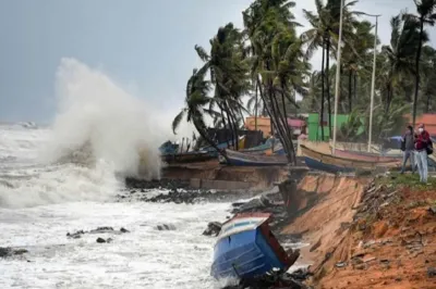 Cyclone Tauktae: 17 COVID-19 patients shifted from Porbandar hospital- India TV Hindi