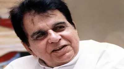 Dilip Kumar passes away live updates LIVE: नहीं रहे दिलीप कुमार, पीएम नरेंद्र मोदी सहित कई नेताओं ने- India TV Hindi