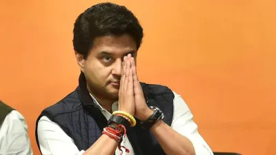 Jyotiraditya Scindia flies to Delhi amid Cabinet reshuffle buzz- India TV Hindi