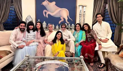 bachchan family seen in a frame, photo goes viral on social media - India  TV Hindi