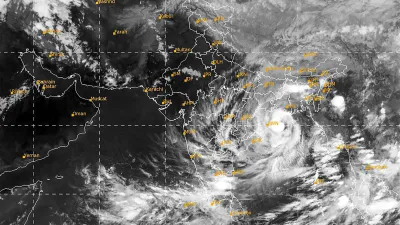 चक्रवाती तूफान शनिवार को ओडिशा और आंध्र प्रदेश के तटीय क्षेत्रों तक पहुंच सकता है: मौसम विभाग- India TV Hindi