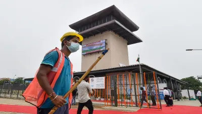 A view of Smog Tower at Anand Vihar after its launch, in New Delhi. - India TV Hindi