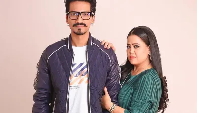 Bharti Singh shared baby bump latest picture and asking santa ayega ya santi Haarsh Limbachiyaa- India TV Hindi