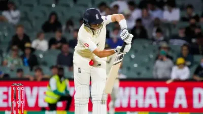 Joe Root take painful blow mitchell starc aus vs eng 2nd test day 4 ashes series- India TV Hindi