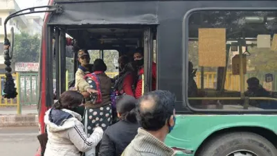 कोविड-19 पाबंदियों के कारण बस में नहीं चढ़ पाए लोगों ने जाम लगा DTC बसों में तोड़फोड़ की- India TV Hindi