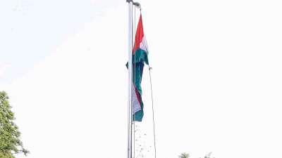 Major accident in Bihar during Republic Day celebrations electrocution in  pipe flag raising-गणतंत्र दिवस समारोह के दौरान बिहार में बड़ा हादसा, पाइप  में करंट आने से 4 बच्चे झुलसे - India TV