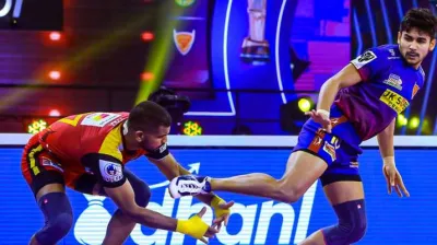 Naveen Kumar during raid against Bulls in semifinal 2- India TV Hindi