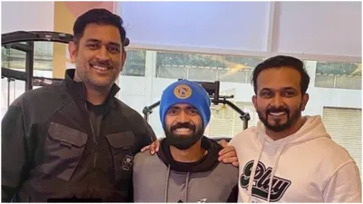 Dhoni spotted in Ranchi with Kedar Jadhav- India TV Hindi