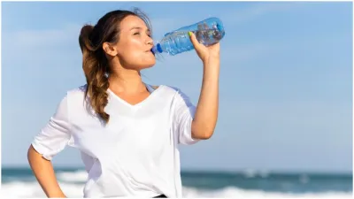 drinking water while standing - India TV Hindi