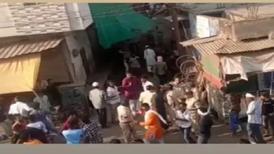  Stone pelting in Delhi's Jahangirpuri- India TV Hindi