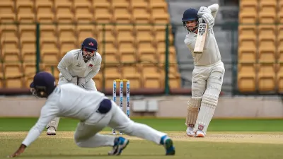 <p>Rajat Patidar hits a cover drive in 2021-22 Ranji Trophy...- India TV Hindi