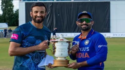 <p>Dinesh Karthik and Shan Masood</p>- India TV Hindi