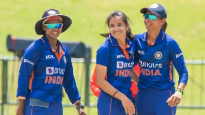 <p>Deepti Sharma, Renuka Singh and Harmanpreet Kaur</p>- India TV Hindi