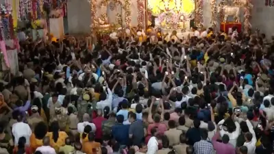 Stampede in Mathura's Banke Bihari Temple- India TV Hindi