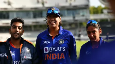 Jhulan Goswami and Harmanpreet Kaur- India TV Hindi