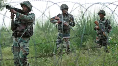 Terrorists, Terrorists LoC, Terrorists Across LoC, Terrorists Looking to Infiltrate Across LoC- India TV Hindi